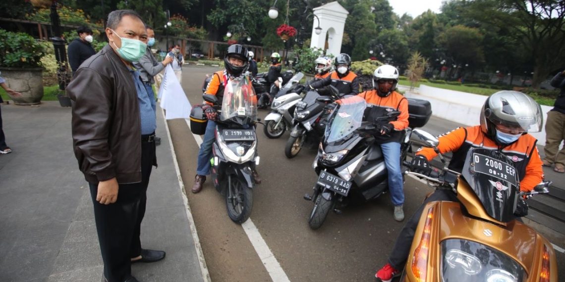 Keren, Muslim Bikers Touring Sambil Syiar