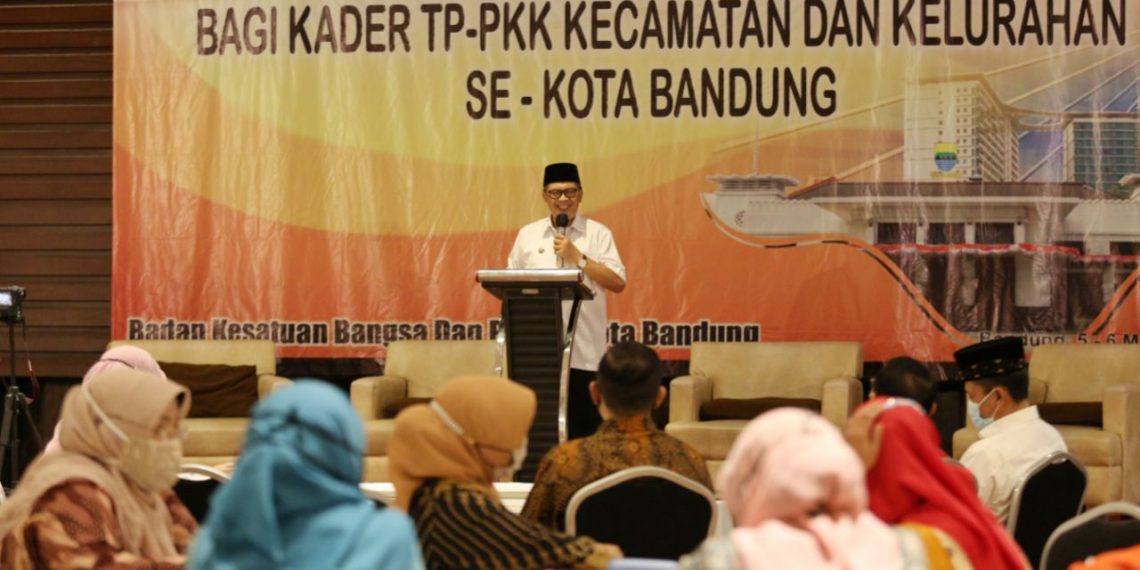 Tingkatkan Partisipasi, Kader PKK Kota Bandung Dapat Pendidikan Politik