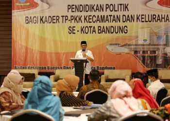 Tingkatkan Partisipasi, Kader PKK Kota Bandung Dapat Pendidikan Politik