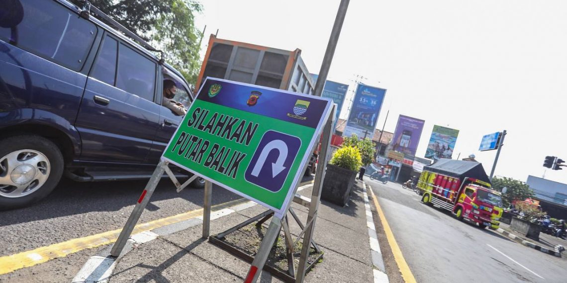 Ratusan Kendaraan Kena Razia Larangan Mudik di Kota Bandung
