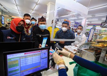 Wali Kota Bandung, Oded M Danial Meresmikan Produk UMKM di Indomaret (Humas)