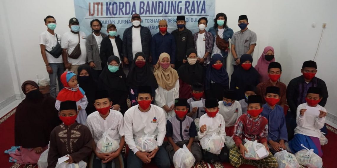 IJTI Bandung Raya Berbagi Sembako Kepada Yatim Piatu?