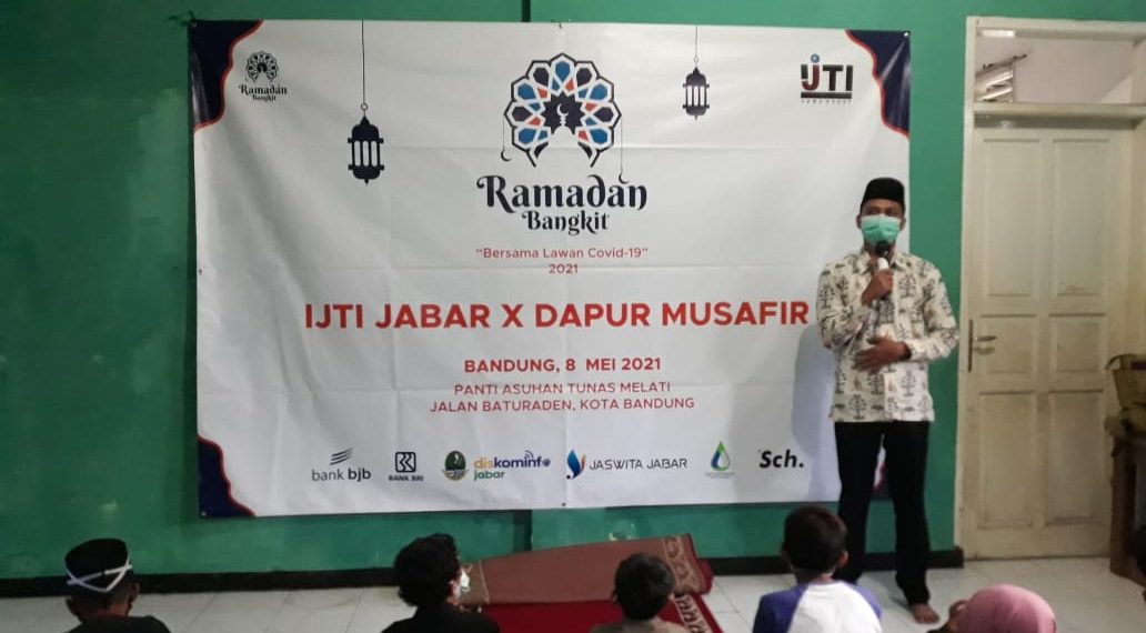 Bangkit Melawan Covid-19, IJTI Jabar Beri Santunan Kepada Puluhan Anak Yatim