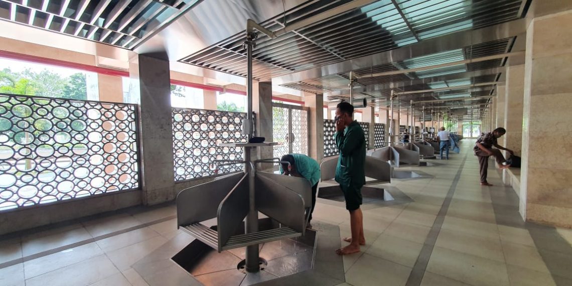 Salat Jumat Pertama Usai Bulan Ramadan di Masjid Istiqlal