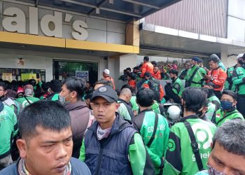 Gerai McDonald di Kota Bandung Disegel Petugas