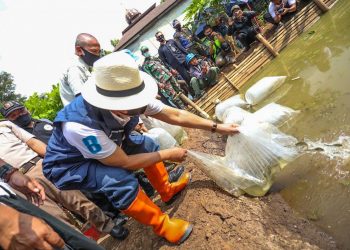 Hari Lingkungan Hidup Sedunia: Oded Tebar Ribuan Ikan dan Tanam Pohon