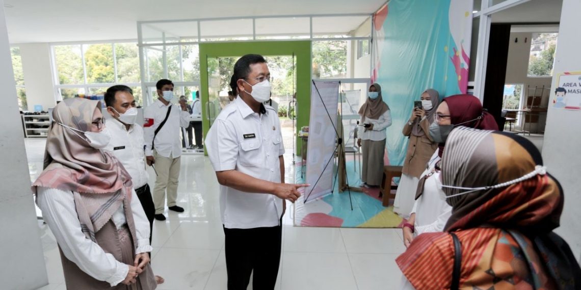 Fasilitas Cuci Tangan Jadi Catatan PTMT Kota Bandung