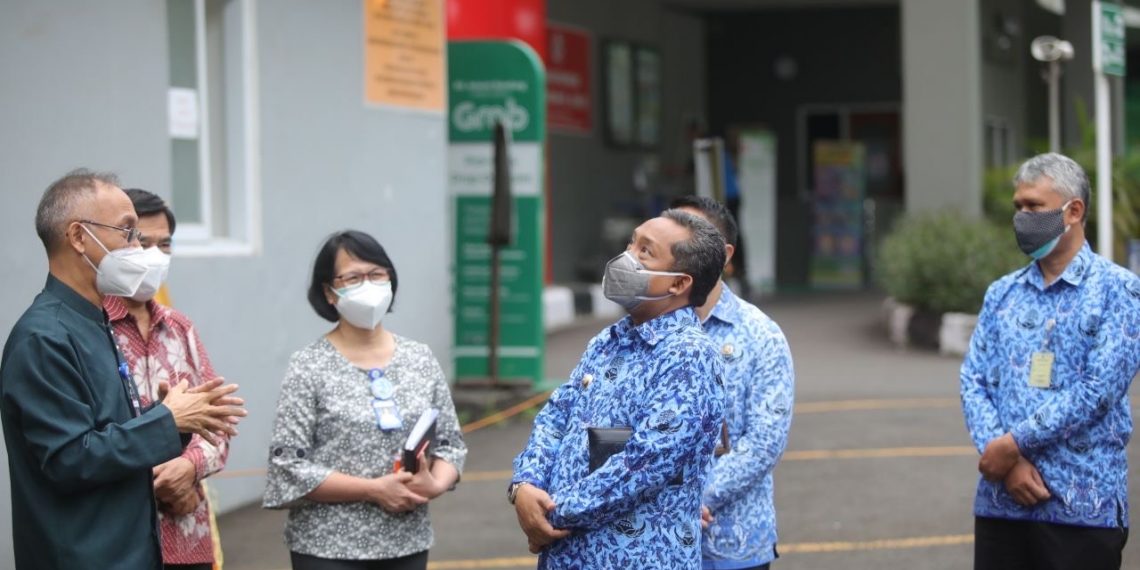 Sambangi RS, Yana Koordinasi BOR dan Apresiasi Kesiagaan Nakes