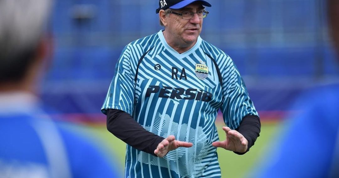 Sebelum ke Solo, Persib Latihan Bersama Sriwijaya FC