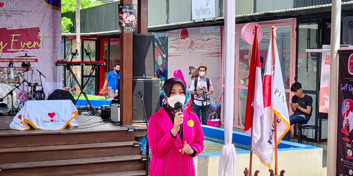 Plakor Gaya Baru Muncul di Bandung