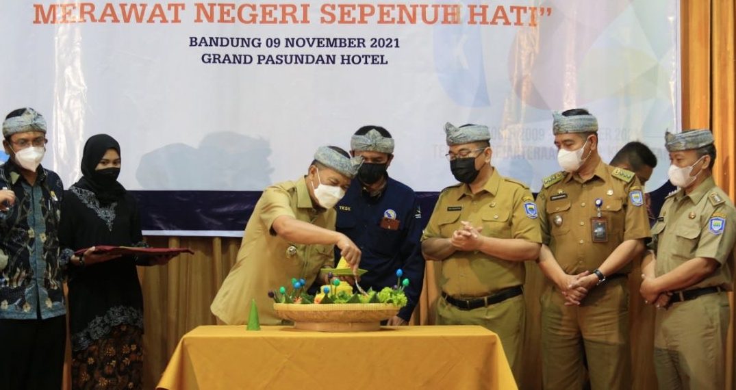 Oded: Tenaga Kesejaheraan Sosial Kecamatan Kota Bandung Terbaik