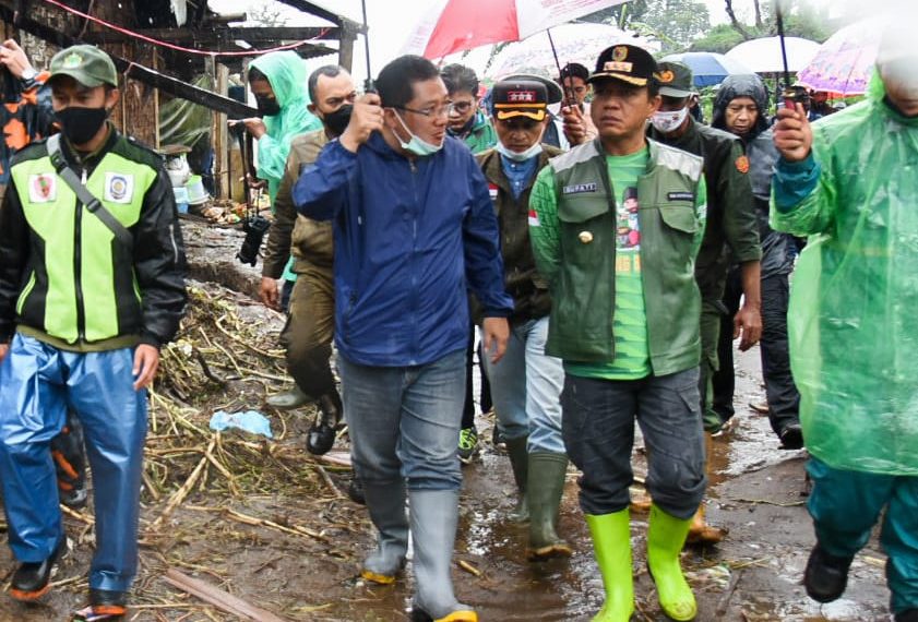 Pemkab Bandung-PTPN VIII Akan Relokasi Korban Banjir Bandang Kertasari
