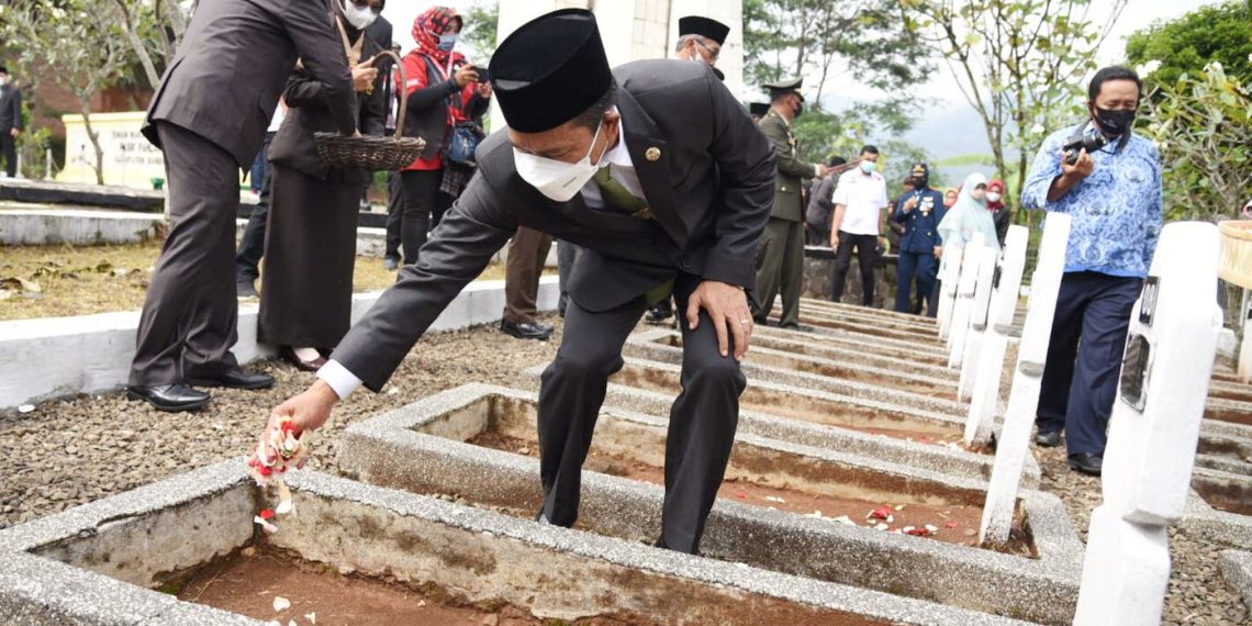 Bupati Bandung: Dulu Belanda, Sekarang Lawan Covid-19