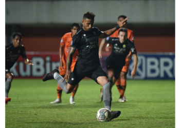 Persib Pantas Menang