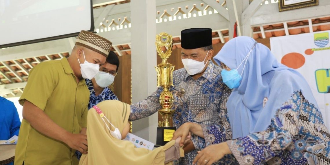 Ingin Jadi Ayah Yang Sukses? Mang Oded Berikan Bocorannya