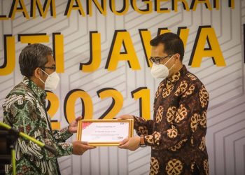 IJTI Jabar Beri Almarhum Mang Oded Penghargaan