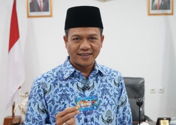 12.769 Asatidz Terima Kartu Bantuan Guru Ngaji