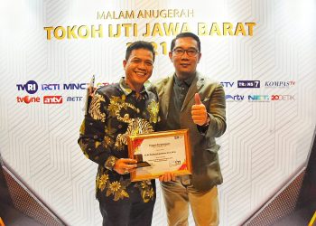 Inisiasi Program Insentif Guru Ngaji, Bupati DS Raih Penghargaan IJTI Jabar