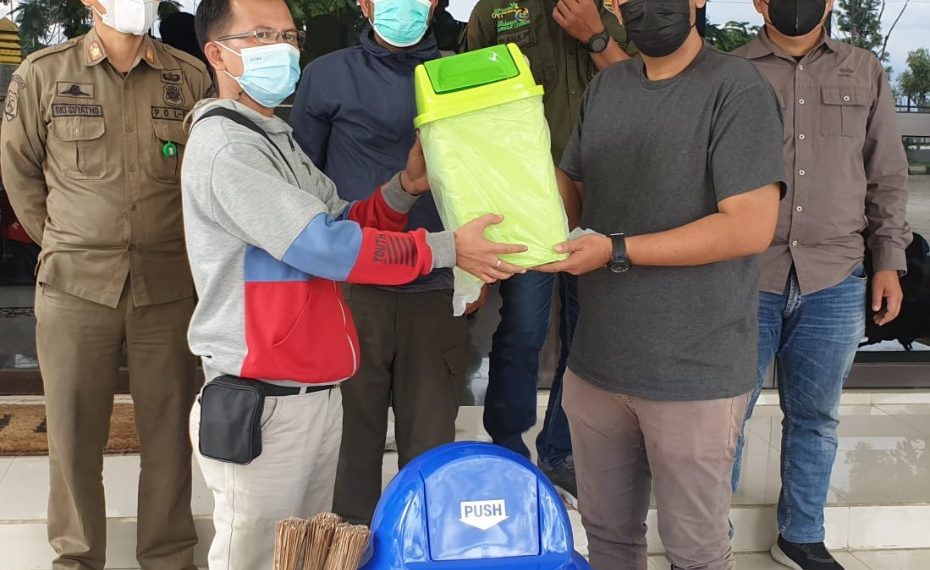 Pembuang Sampah yang Viral Disanksi