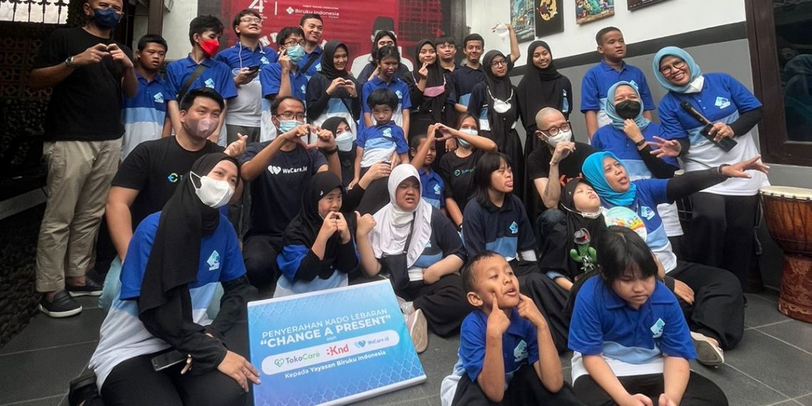 200 Anak di Bandung Dapat Kadeudeuh Lebaran dari TokoCare Bersama BeKind dan WeCare.id