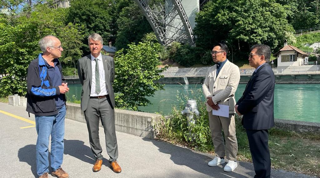 Tinggalkan Swiss, Ridwan Kamil Sekeluarga Dijadwalkan Tiba di Indonesia Hari Ini