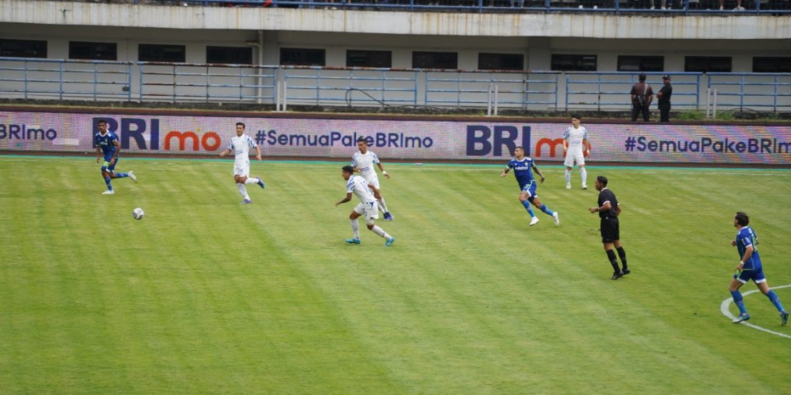 Akhirnya, Persib Meraih Kemenangan Pertama