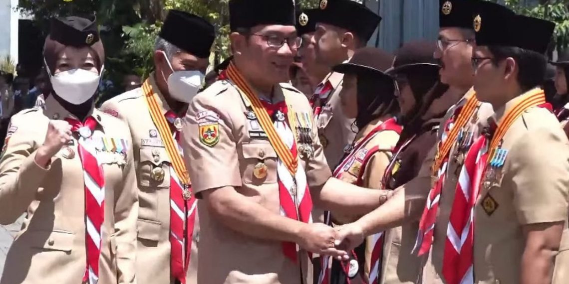 Staf Ahli Gubernur Raih Penghargaan Pancawarsa VII Pramuka