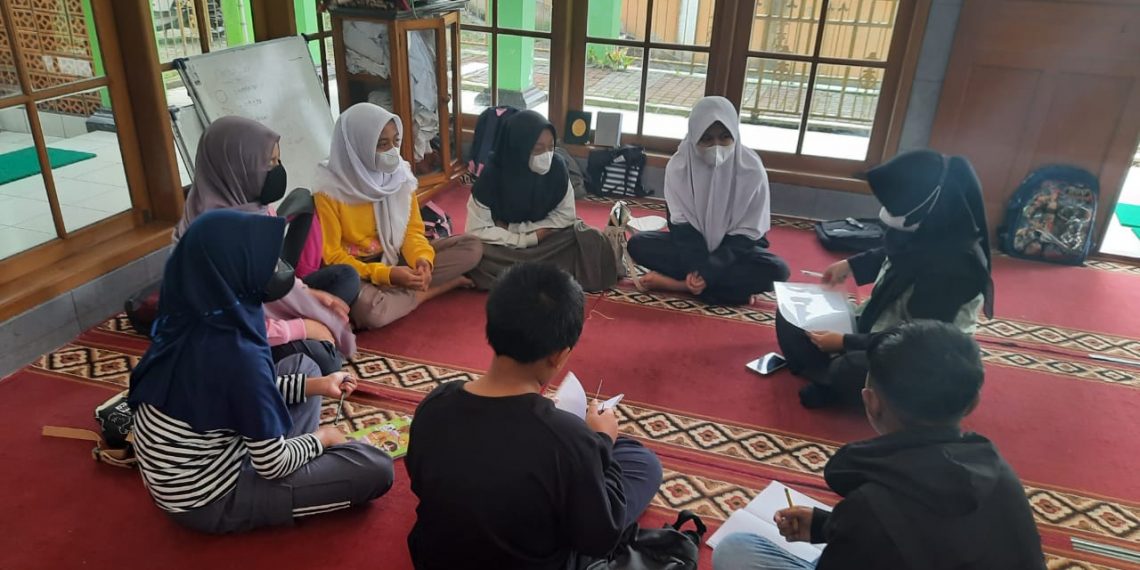 Ditengah Gempuran Teknologi, Yayasan Bahkti 45 Sejahtera Bandung Giring Anak-anak Belajar Asik