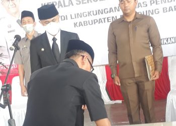 Bupati Hengky Kurniawan Lantik 451 Kepala Sekolah SD dan SMP di Bandung Barat