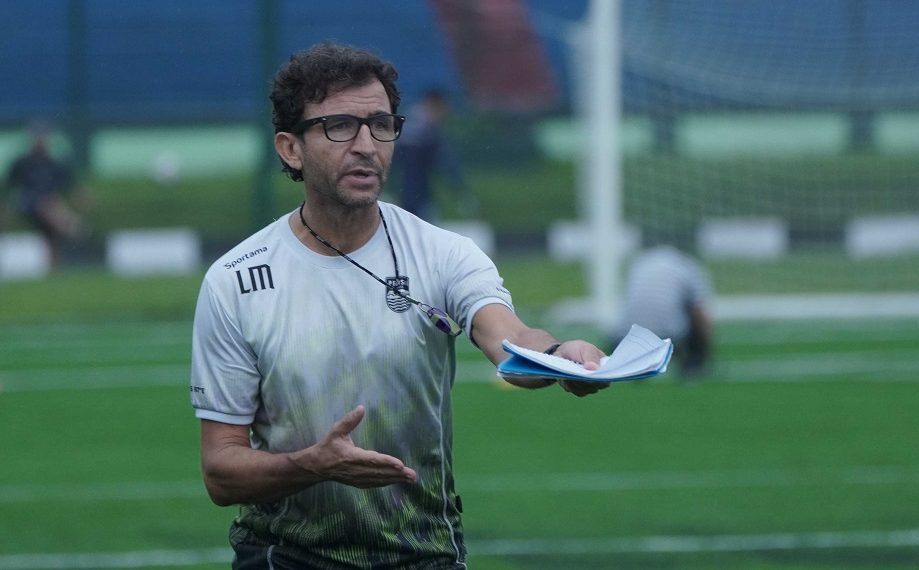 Pelatih Persib Luis Milla (persib.co.id)Pelatih Persib Luis Milla (persib.co.id)