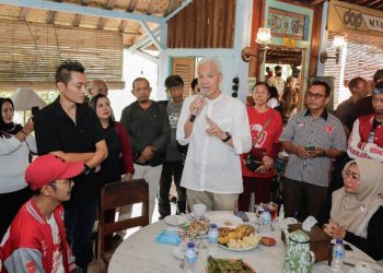 Ketemu Relawan di Purwakarta, Ganjar Bahas Pemberdayaan Perempuan hingga Perhatian Pada Atlet