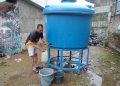 Warga Braga Terdampak Banjir Dapat Bantuan Air Bersih dari PDAM Tirtawening Kota Bandung
